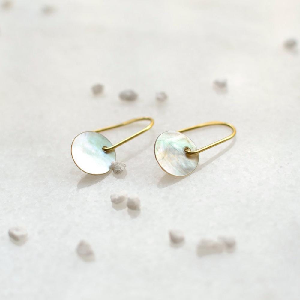 Entdecke Schmuckstein Ohrringe von Gudbling