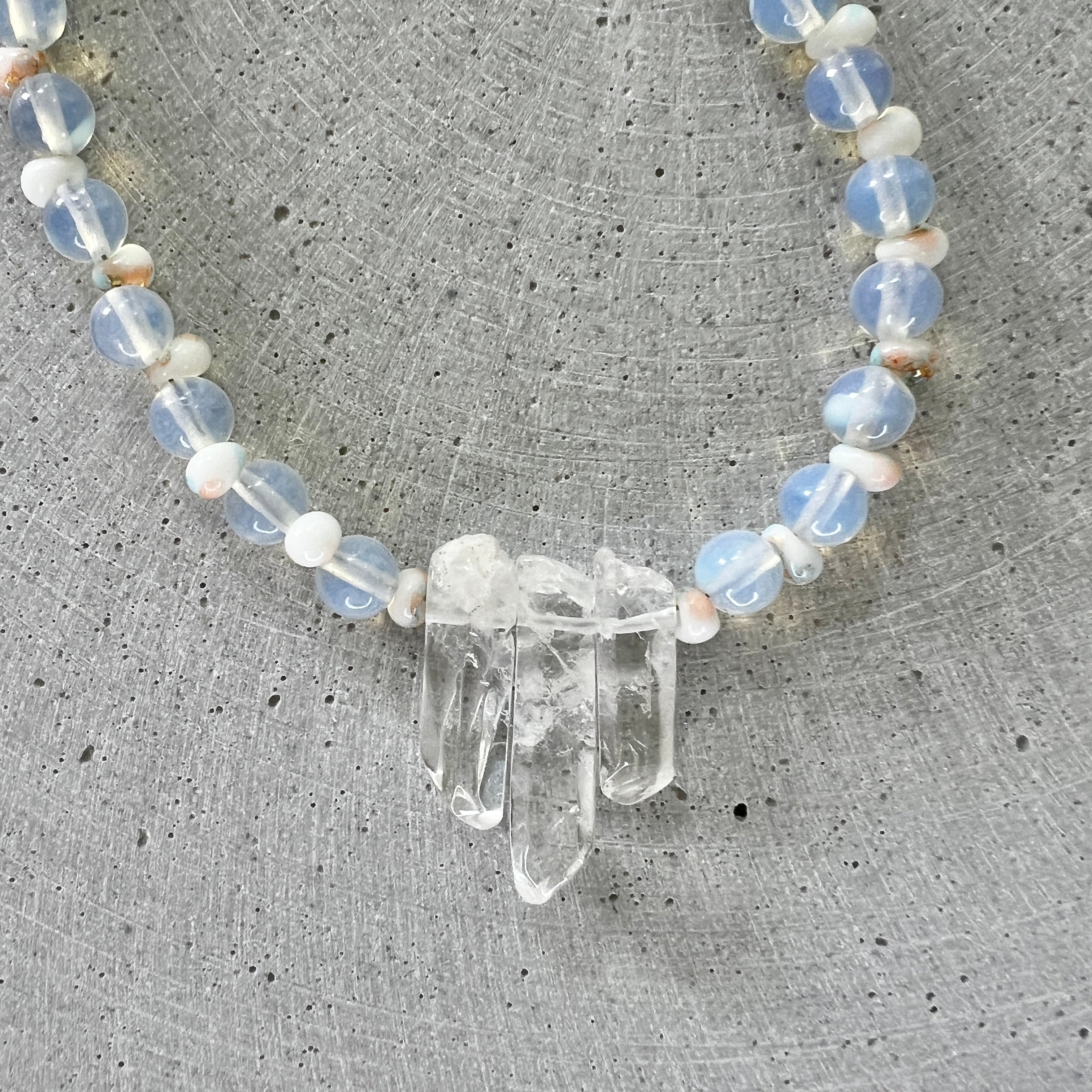 Bergkristall und Opalit Collier - Halskette - Gudbling