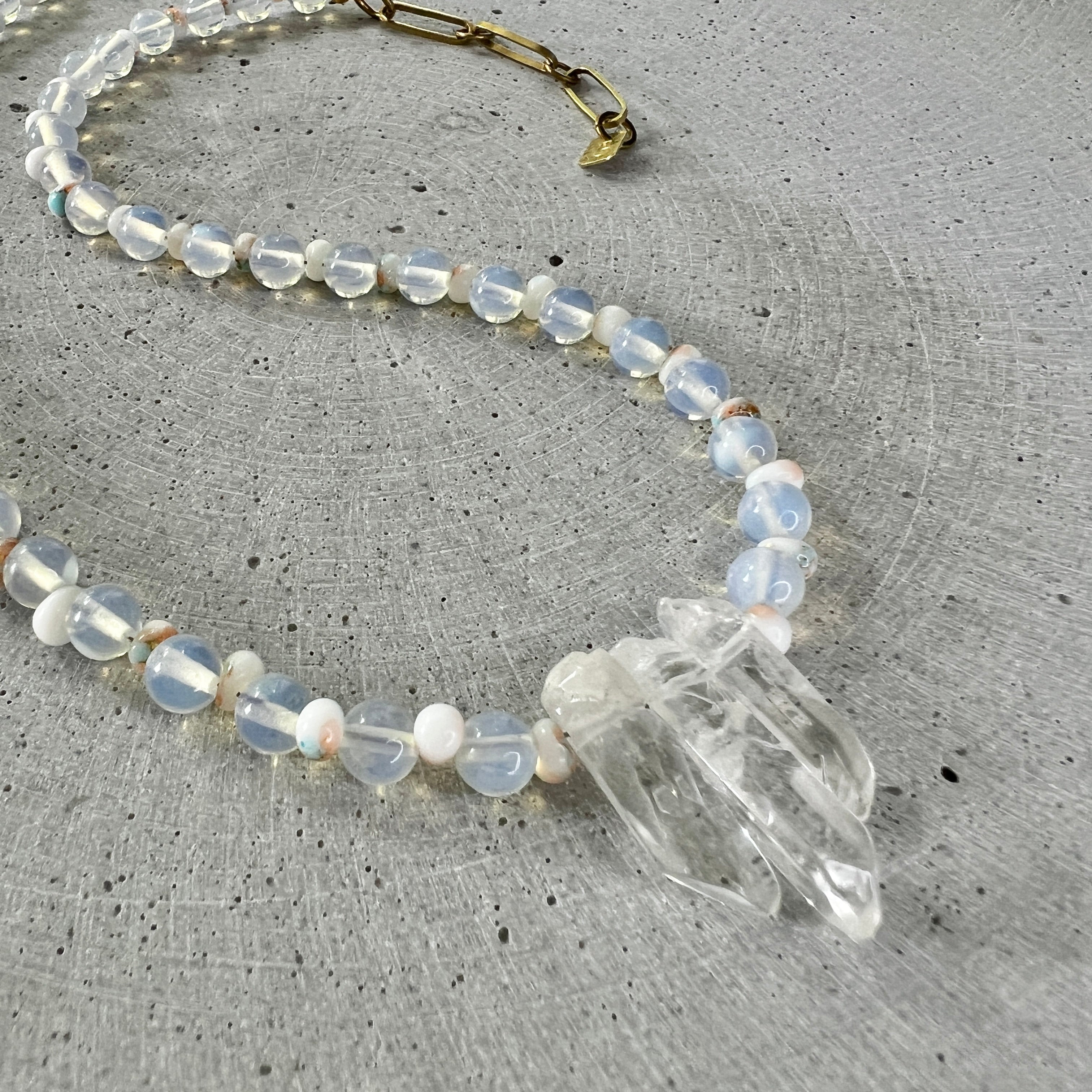 Bergkristall und Opalit Collier - Halskette - Gudbling