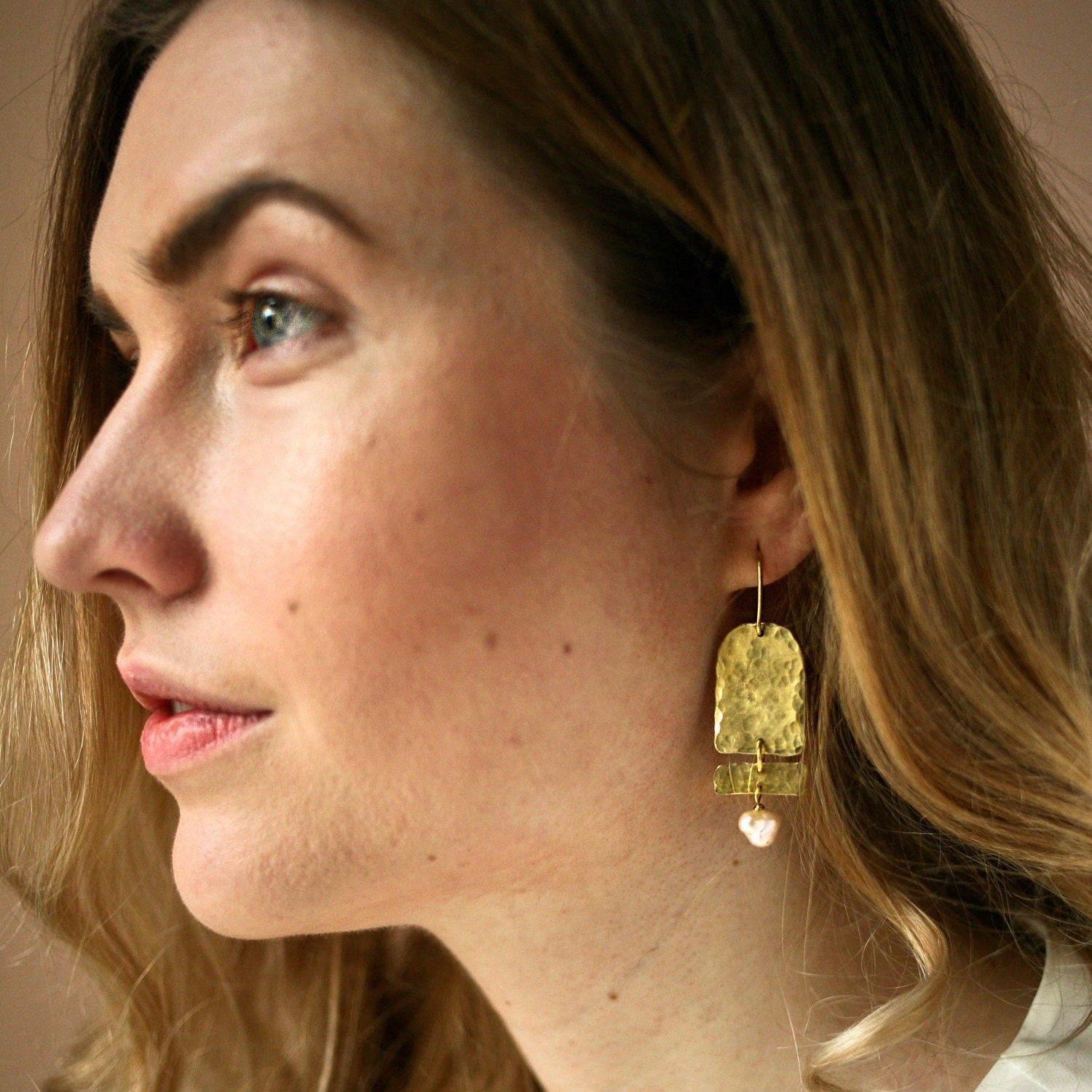 Geometrische Statement Ohrringe mit Süßwasserperlen - Schmuck - Gudbling