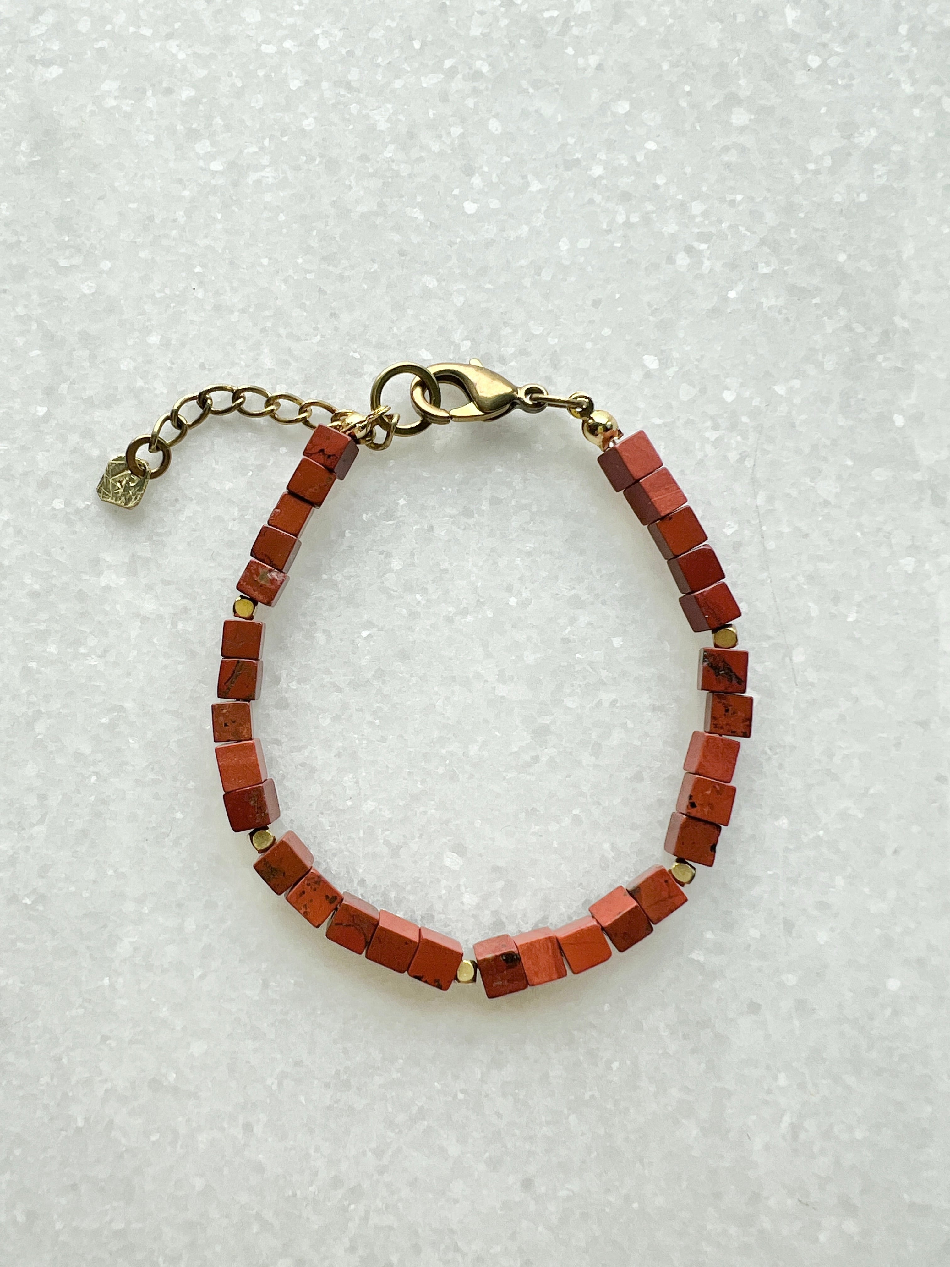 Roter Jaspis Würfel Armband