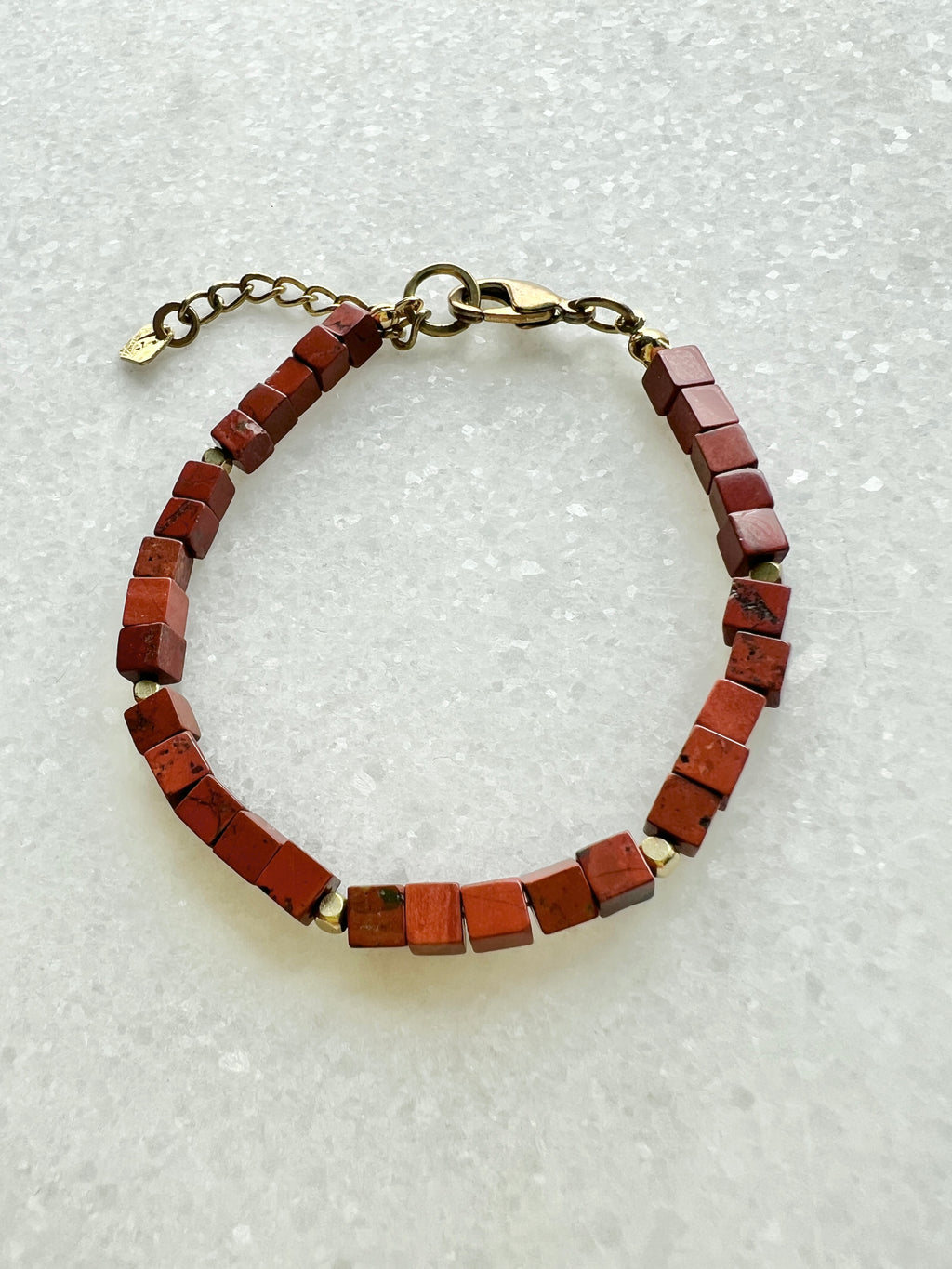 Roter Jaspis Würfel Armband
