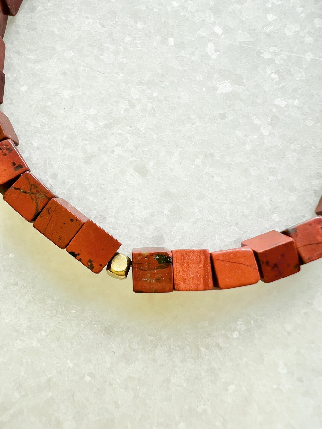 Roter Jaspis Würfel Armband
