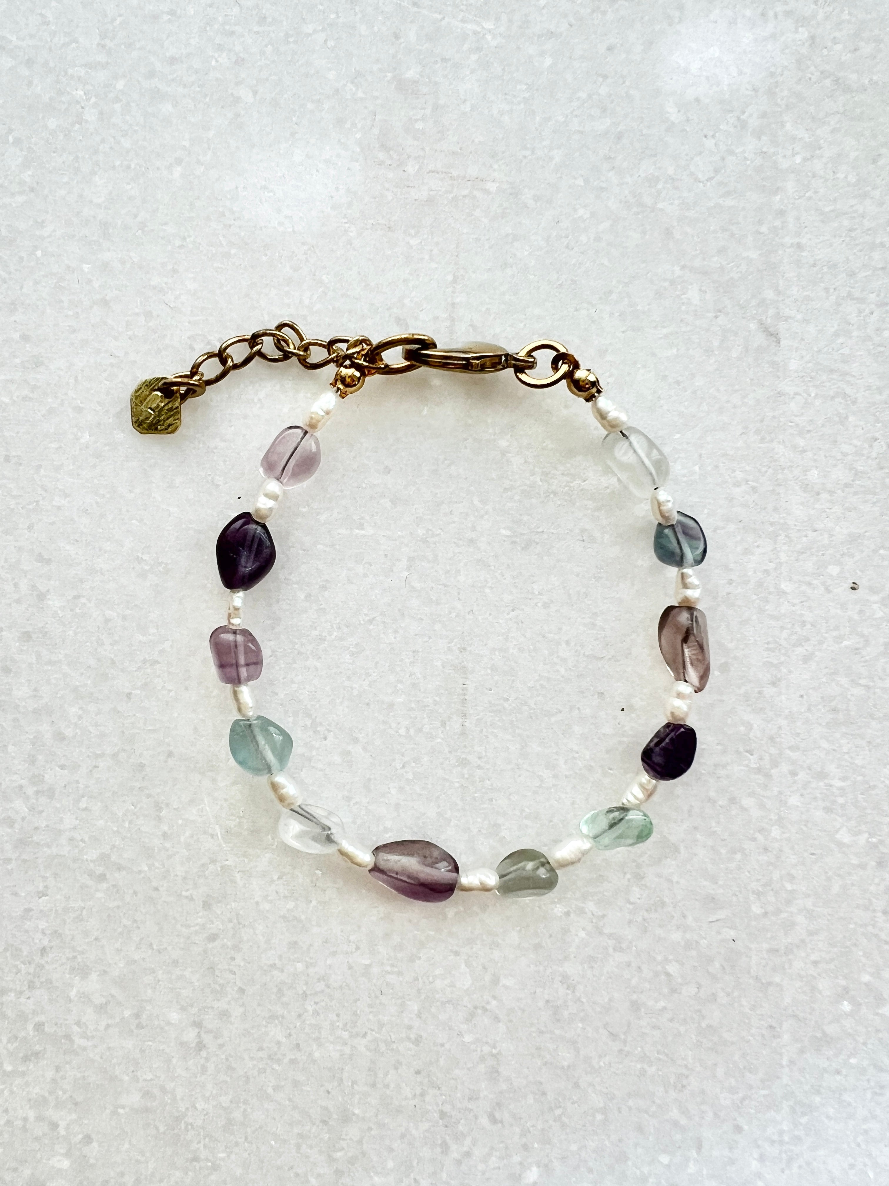 Fluorit und Süßwasserperlen Armband