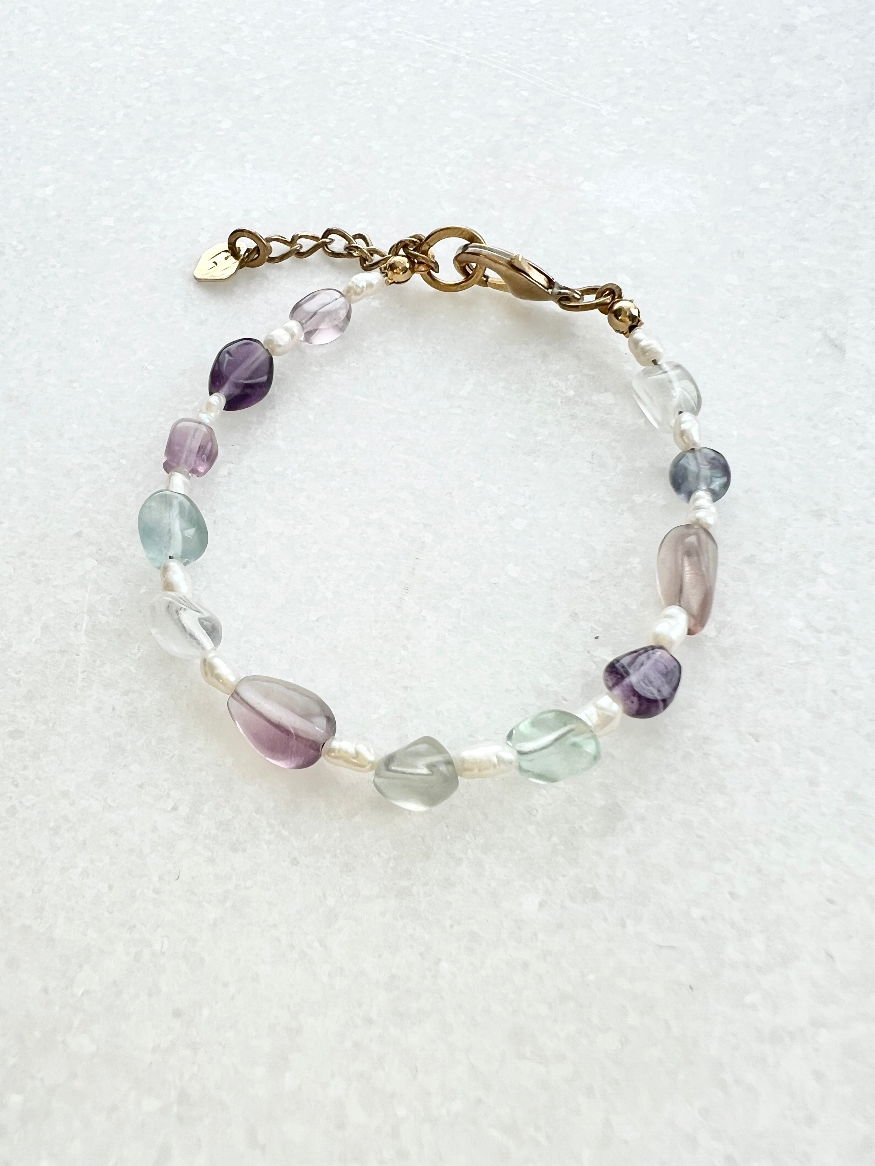 Fluorit und Süßwasserperlen Armband