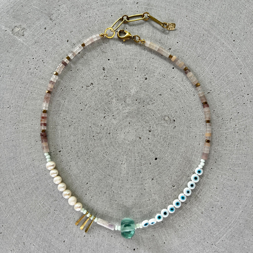 Kurze asymetrische Perlenkette mit Evil Eye Perlen - Halskette - Gudbling