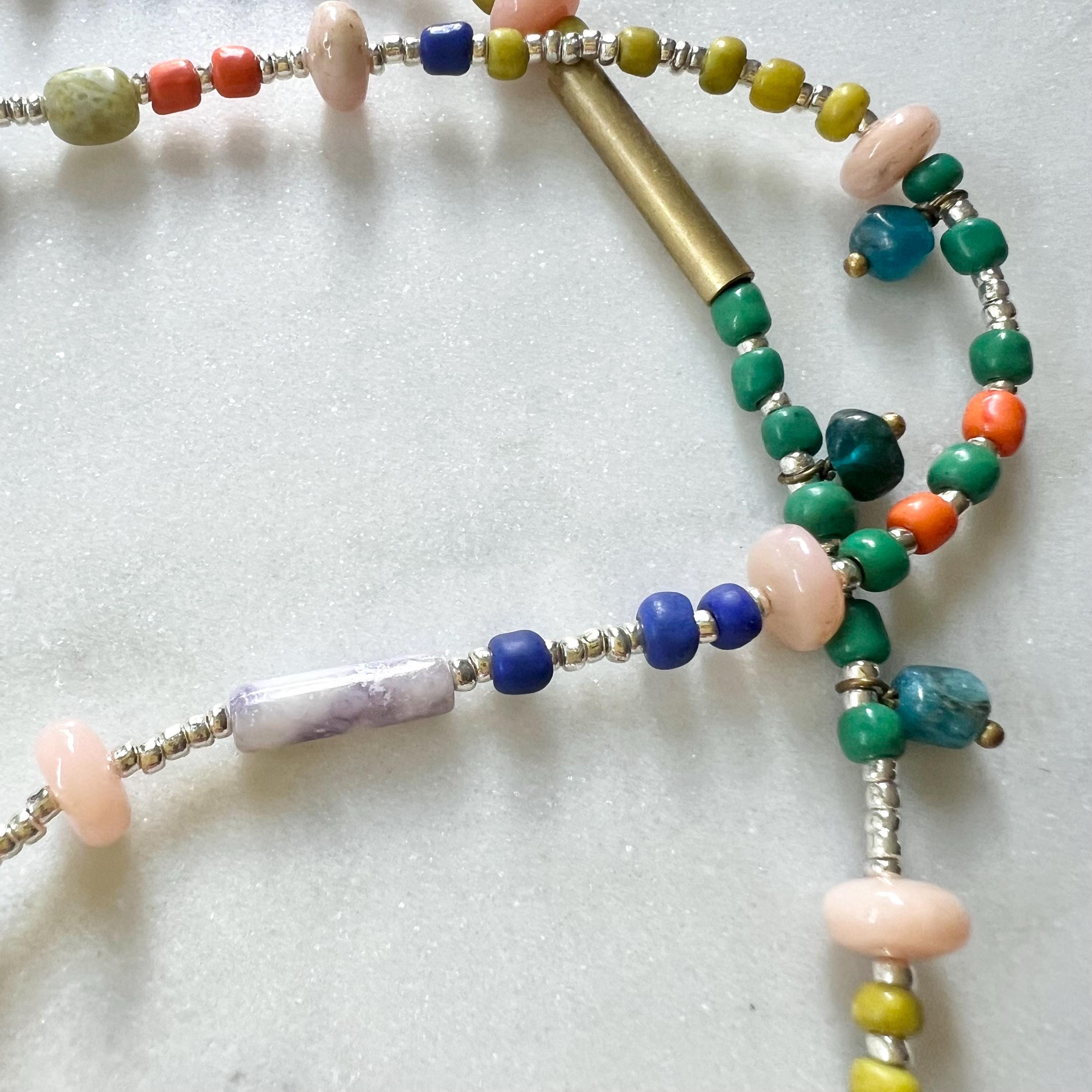 Lange Bunte Schmuckstein und Glasperlen Kette - Schmuck - Gudbling