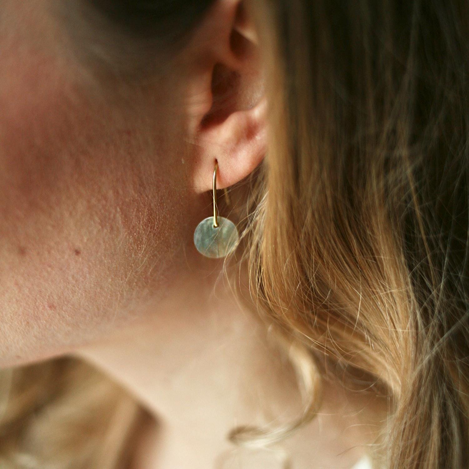 Minimalistische Perlmutt Ohrhänger - Ohrring - Gudbling