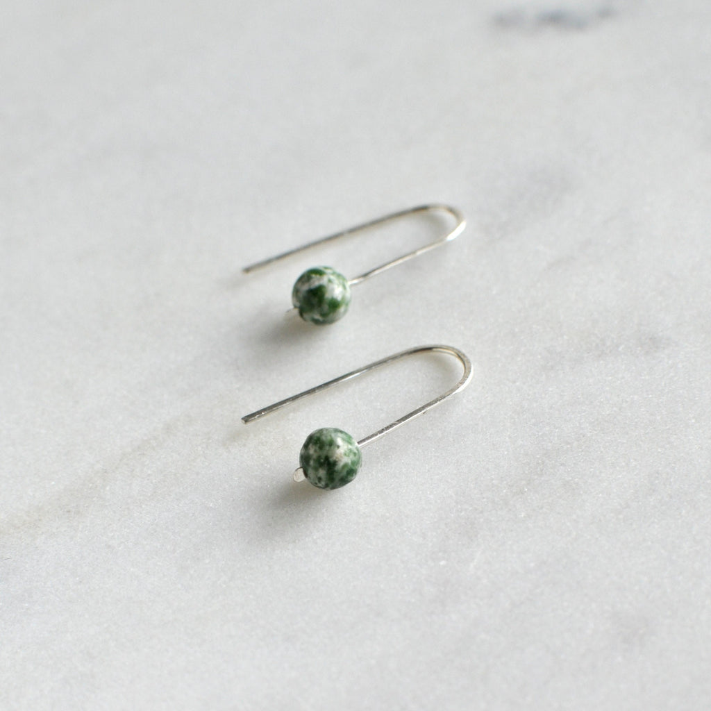 Grün Gefleckter Jaspis Ohrbögen - Schmuck - Gudbling