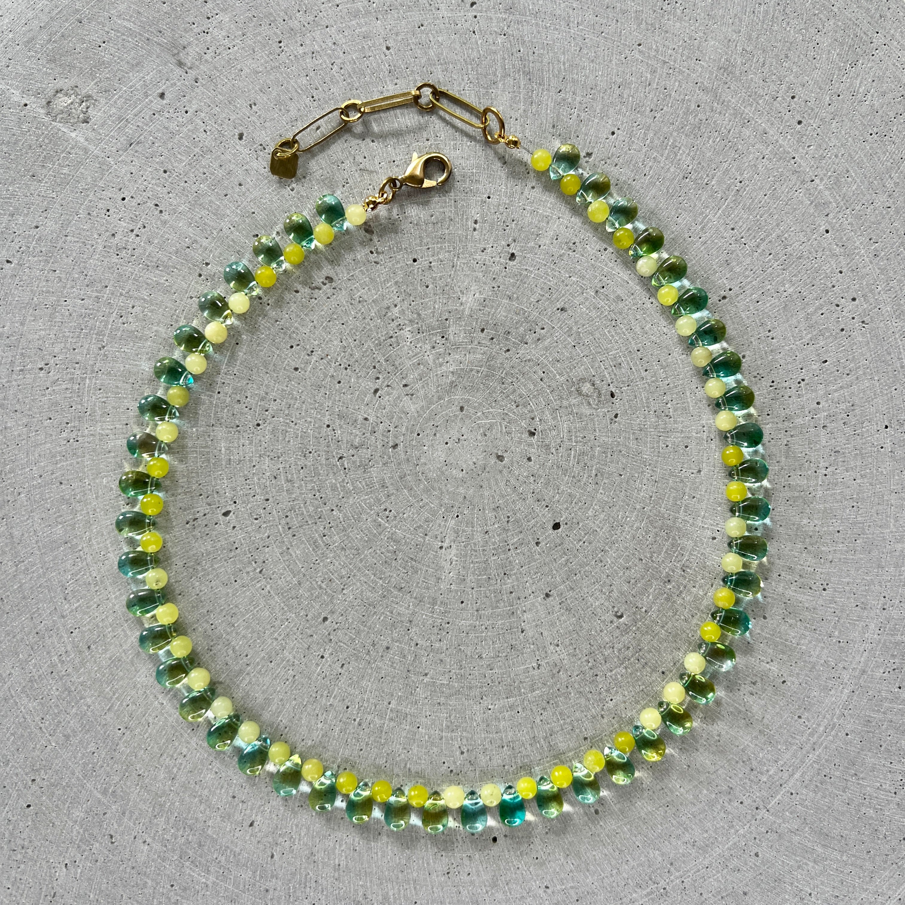 Zitronen Jade und Glastropfen Halskette - Halskette - Gudbling